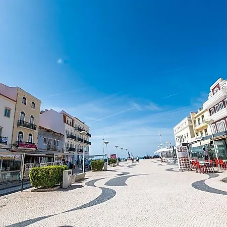 Bayview In Main Plaza 20 Meters From *