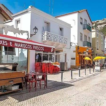 Bayview In Main Plaza 20 Meters From