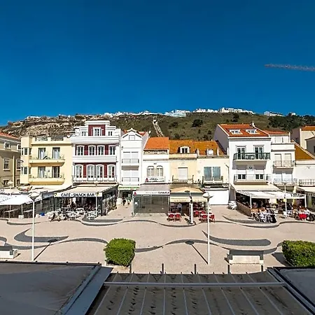 Bayview In Main Plaza 20 Meters From * Nazaré